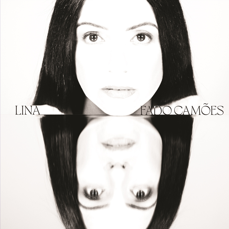 Lina - Fado Camões, portada del disco. Foto de Lina y su espejismo.
